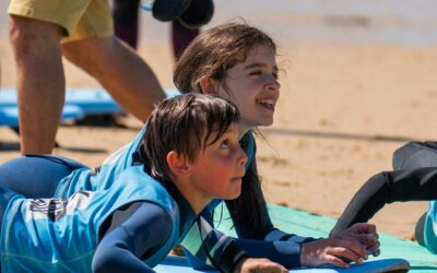 Comment bien préparer votre enfant pour son premier cours de surf chez Hurley Surf Club Lacanau ?